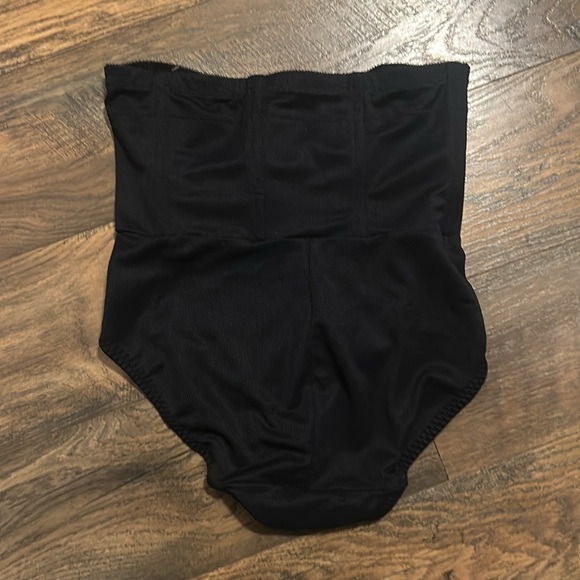 NWOT Cupid Shapewear Slimming Underwear Black Panties
Size Large - Picture 6 of 6